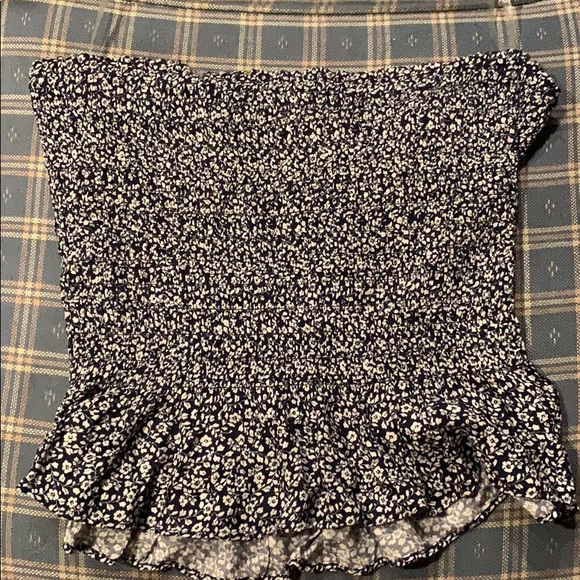 American Eagle Outfitters Tops - American eagle flower TUBE TOP NEVER WORN
